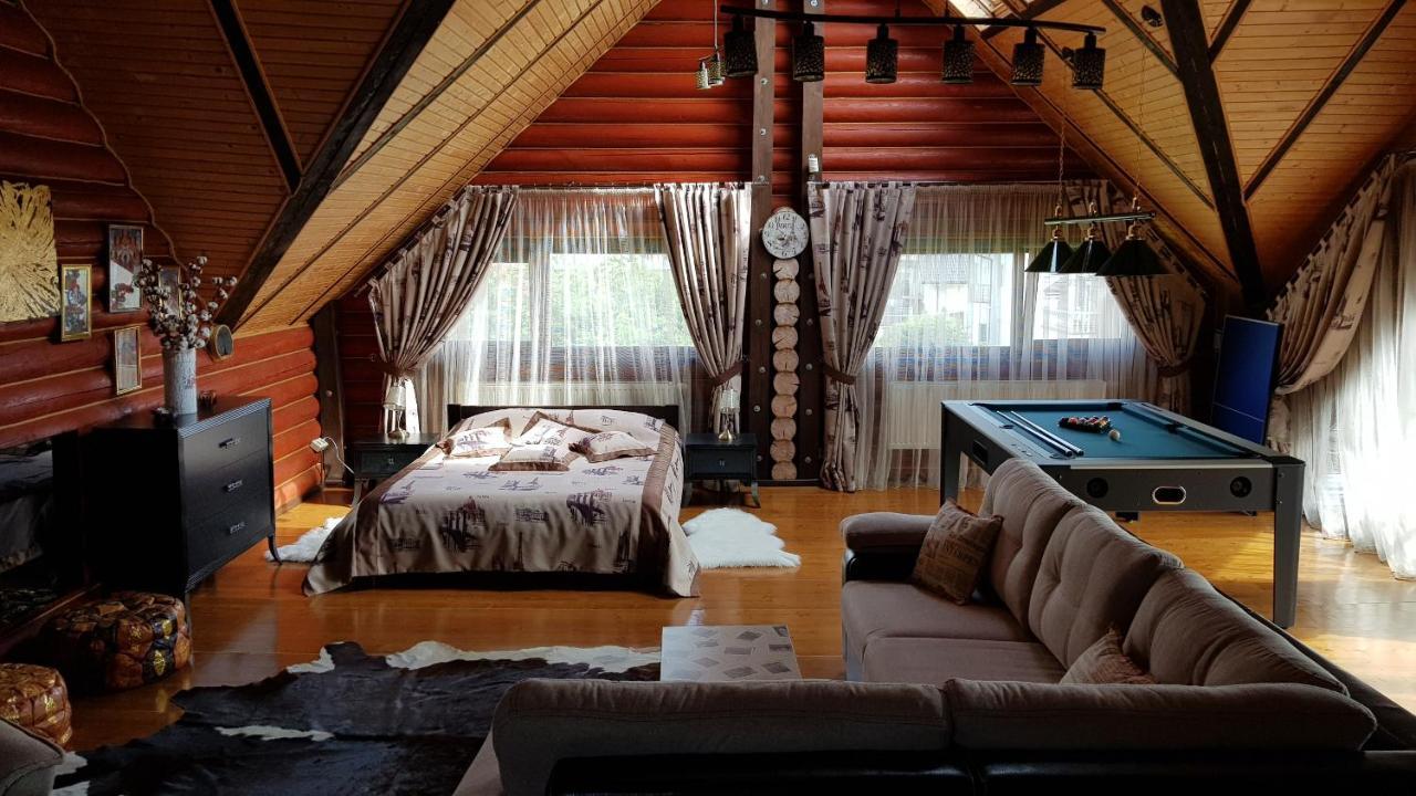 Luxury Apartments With Pool And Sauna In The Villa تشيرنيفتسي المظهر الخارجي الصورة
