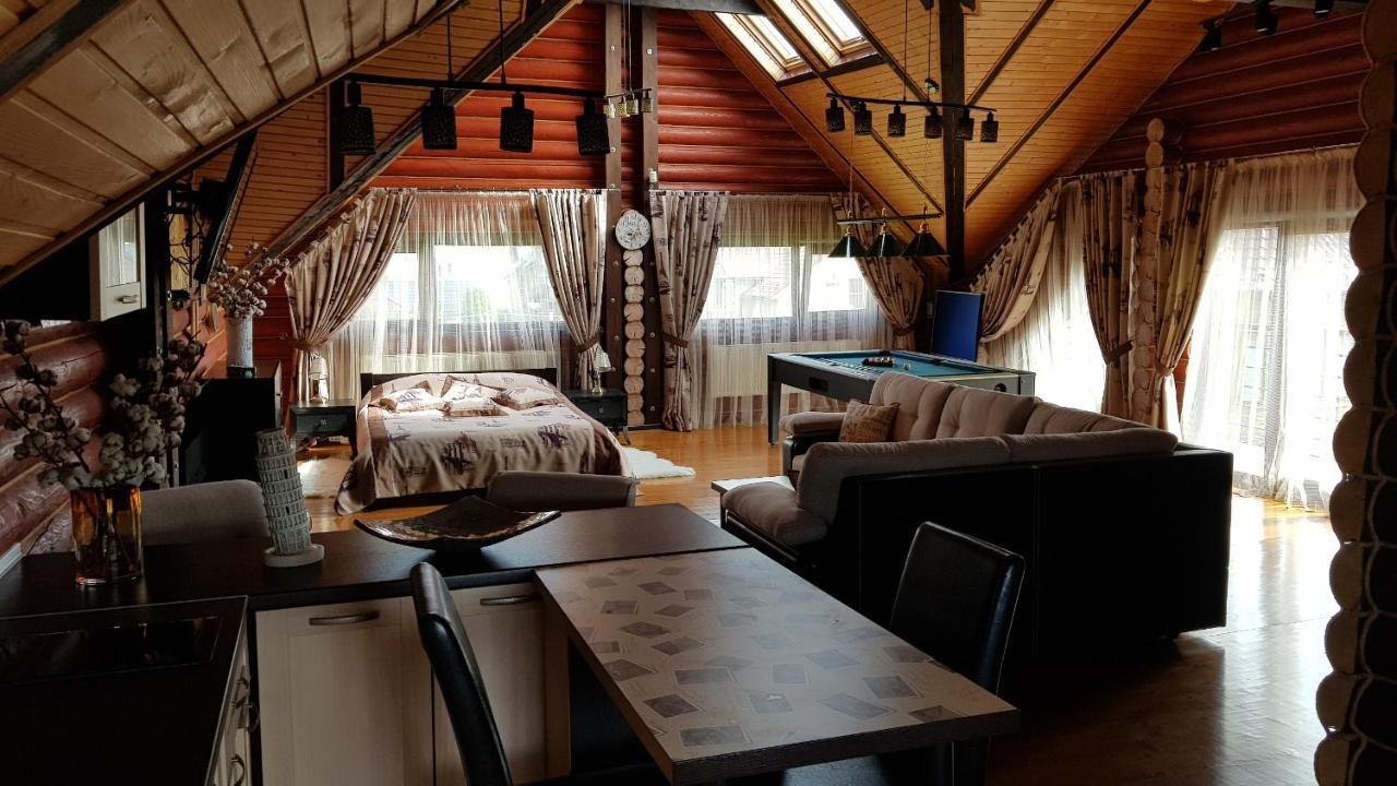 Luxury Apartments With Pool And Sauna In The Villa تشيرنيفتسي المظهر الخارجي الصورة