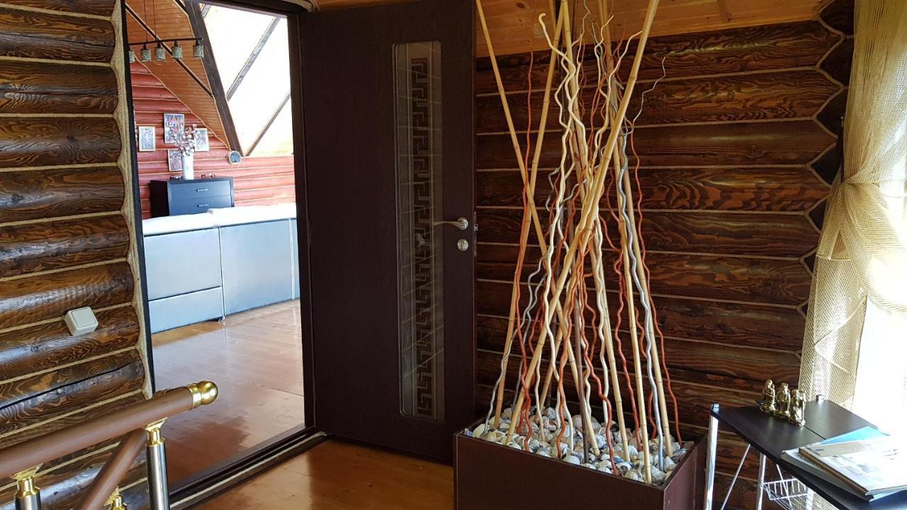 Luxury Apartments With Pool And Sauna In The Villa تشيرنيفتسي المظهر الخارجي الصورة