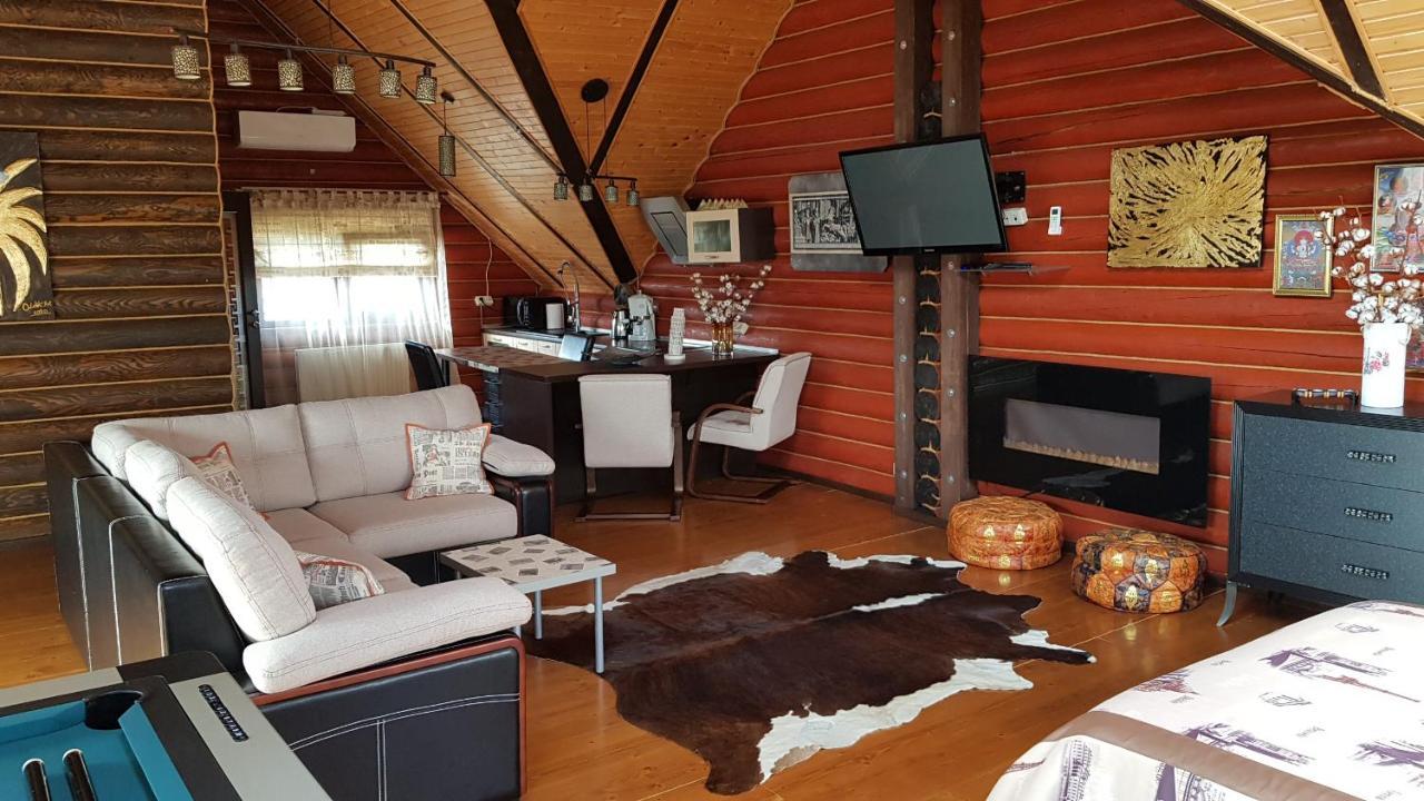 Luxury Apartments With Pool And Sauna In The Villa تشيرنيفتسي المظهر الخارجي الصورة