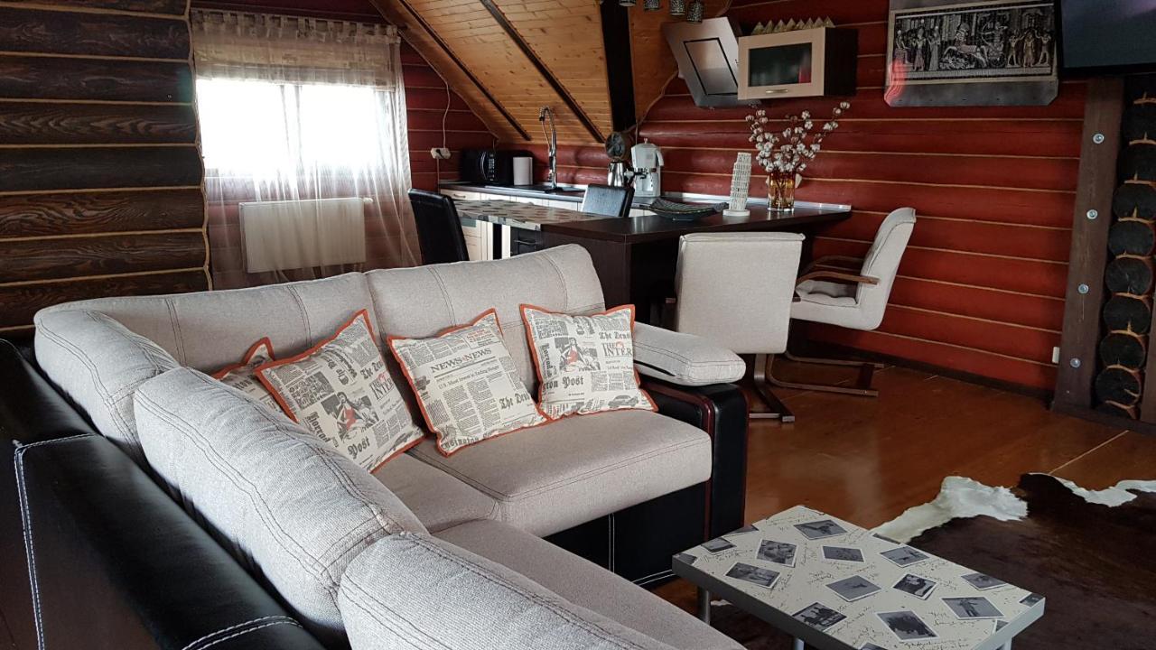 Luxury Apartments With Pool And Sauna In The Villa تشيرنيفتسي المظهر الخارجي الصورة