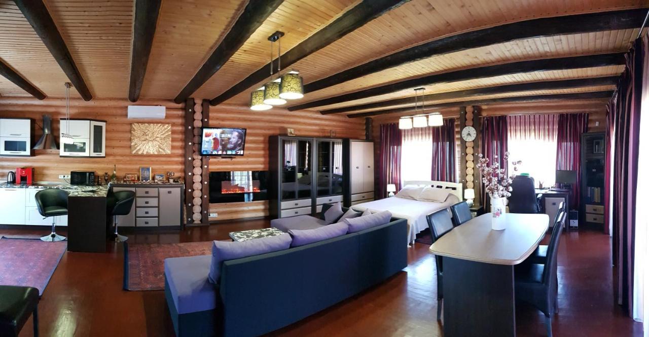 Luxury Apartments With Pool And Sauna In The Villa تشيرنيفتسي المظهر الخارجي الصورة