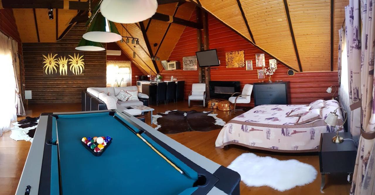 Luxury Apartments With Pool And Sauna In The Villa تشيرنيفتسي المظهر الخارجي الصورة